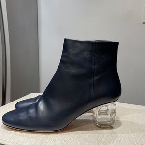THE ROW
Bowin Leather Ankle Boots In Navy
